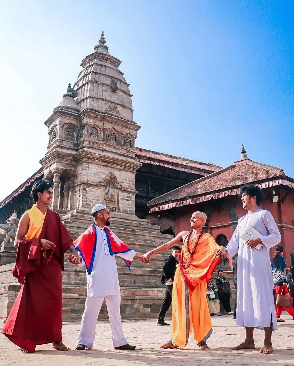 RONBupdates's tweet photo. Morning message to all: We are all Human. 🙂🇳🇵

Pic. @Stha__sajan https://t.co/FJcHYObKEh