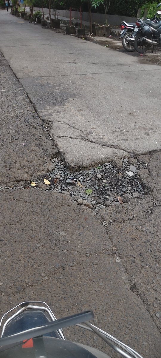 ajitmehtaca's tweet photo. @CMOMaharashtra @PiyushGoyalOffc when Property Tax is collected by BMC then why can't BMC repair the potholes? See condition of road in front of Western Edge, Borivali East. BMC is so greedy tht thy will not repair the road being pvt road but actually used commonly @mybmc https://t.co/4CgQ8JuwJs