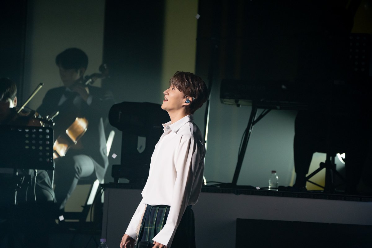 staraboveforest's tweet photo. 희절하를 꼭 방송에서 불러줬음 좋겠어
힘빼고 담담히 오늘의 안녕을 묻는 그 마음을 다른사람들도 들어볼수 있는 기회를 줬으면 좋겠어
우리의 하루가 싸움의 전장터대신 서로에게 위로를 전하는 작은 공원벤치 같을수도 있다는걸 다들 알았으면 좋겠거든 https://t.co/H0dF9bDff5