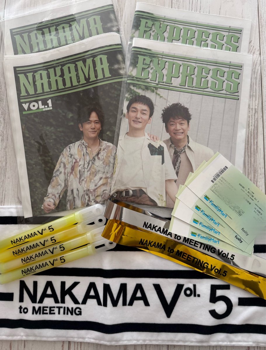 kana_ee560's tweet photo. 遅くなりましたが
たっくさんのお土産ありがとうございます🥹
NAKAMAの皆様にお会いできることもファンミの楽しみのひとつでもあります🌱
『kanaちゃーん！👋』って声かけてくれて嬉しかったです🩷💛💚
#NAKAMAtoMEETING_vol5
#NAKAMAtoMEETING_vol5北海道 
#新しい地図 #稲垣吾郎
#香取慎吾 #草彅剛 https://t.co/FPTNsfWLdK