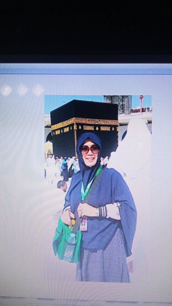 YefrimaSatya's tweet photo. Kenangan umroh mama... 2018 
Masyaallah tabarakallah 😘🤲🏼🤗💐🌌🕋🕌 https://t.co/Uzi5T80kXi