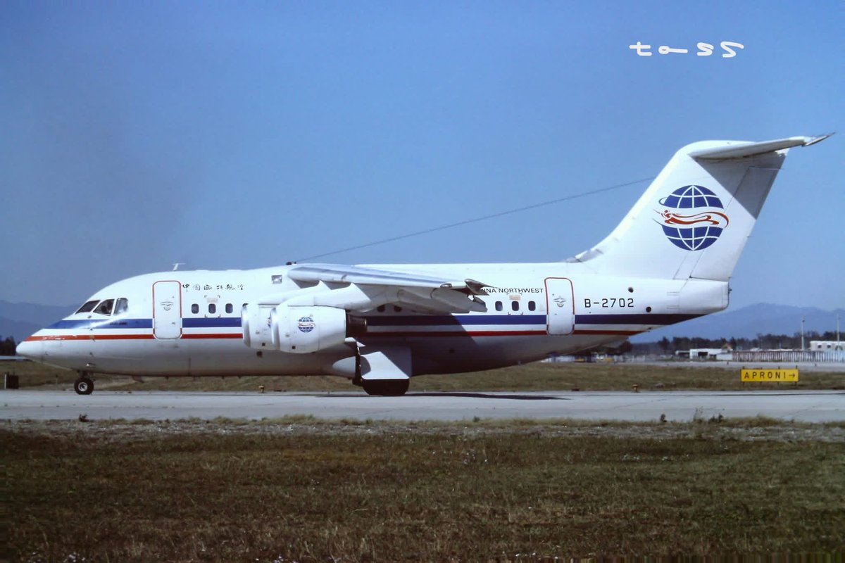 n194at's tweet photo. China Eastern Airlines
British Aerospace Bae146-100 B-2702
PEK/ZBAA Beijing Capital Intl Airport
September 1998
Photo credit tass
#AvGeek #Aviation #Airline #AvGeeks #BritishAerospace #Bae146 #PEK #Beijing #ChinaEastern @chinaeasternair 🇨🇳 https://t.co/mXcKSDwYcS