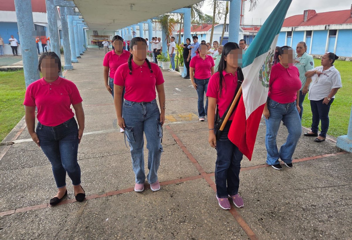 SSPCTabasco's tweet photo. DAEJA fortalece los valores cívicos y la reinserción social con Honores a la Bandera

https://t.co/HFZ3ZmruBy https://t.co/knria4hVti