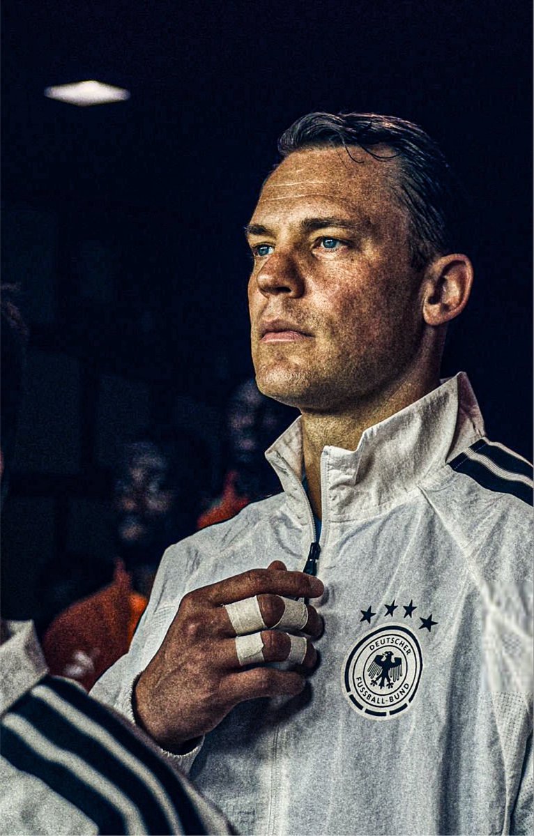 OficialSala12's tweet photo. Manuel Neuer anunciou que esta será a ÚLTIMA temporada da sua carreira. https://t.co/IbkzHfhwAn