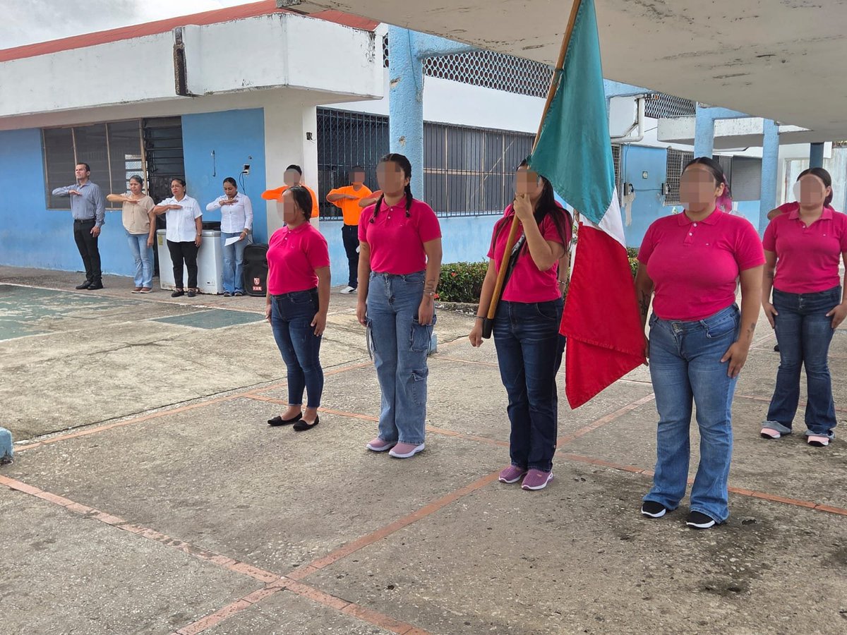 SSPCTabasco's tweet photo. DAEJA fortalece los valores cívicos y la reinserción social con Honores a la Bandera

https://t.co/HFZ3ZmruBy https://t.co/knria4hVti