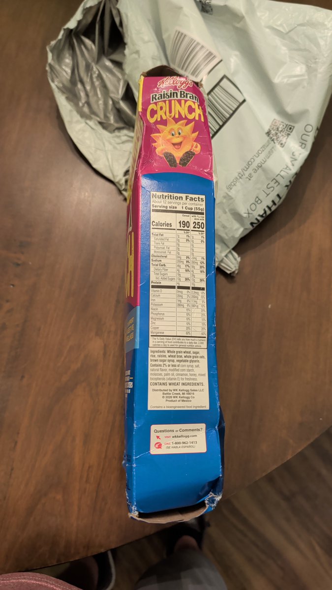 droopie69's tweet photo. @amazon what the actual fuck? Can you not afford to pack this shit right? It's raisin bran CRUNCH not CRUSH https://t.co/rCccX8wruq