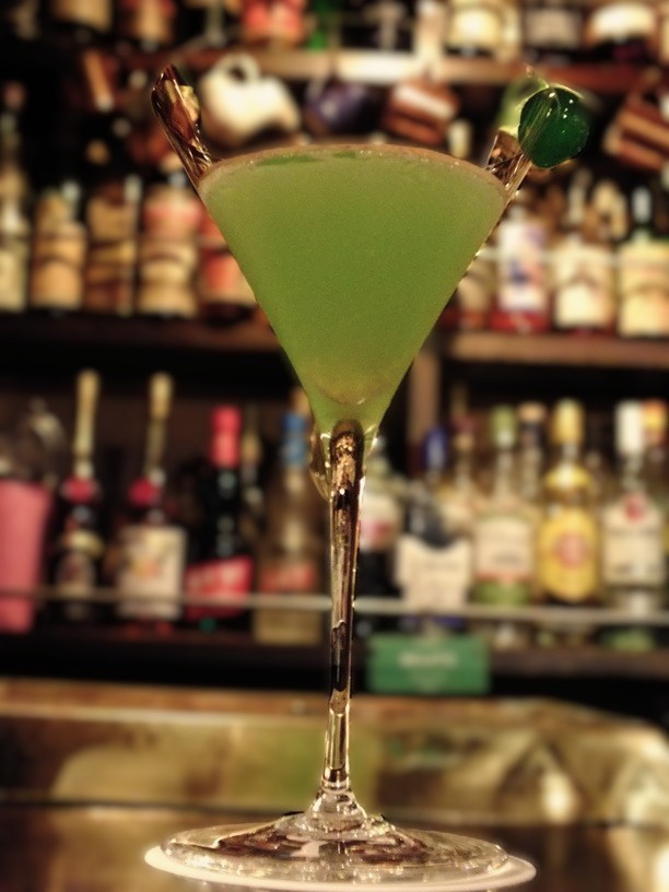caskandstill's tweet photo. 昭和・平成レトロな一杯…
1980年代から90年代にかけて夏になると、こんな色合いのケレンミのある一杯をビーチの近くではなく、都会のバーで所望する人が結構いたようです。
#西川口 #BAR #川口 #さいたま #埼玉 #戸田 #蕨 #バー #caskandstill #ワイン #リアルエール #ウイスキー #カクテル https://t.co/mKLLrlcbSh