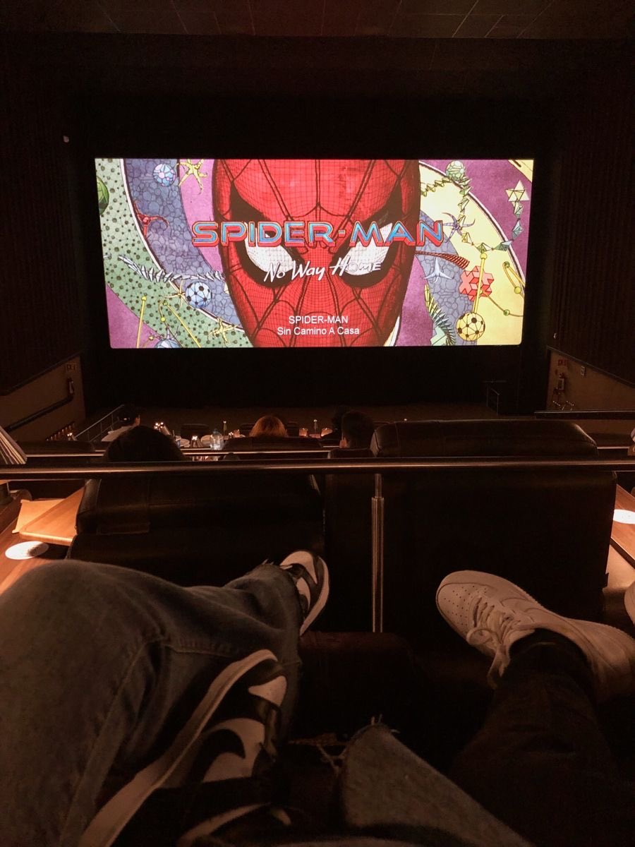 hourlyabiim's tweet photo. @WatchmenID kira2 ada scene yang buat story able ngga ya kayak spiderman yang dulu2 https://t.co/GYpYS82dTj