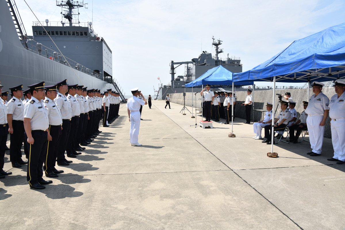 jmsdf_hanki_pr's tweet photo. 7月17日（金）にほんばれ型輸送艦2番艦「あまつそら」3番艦「あおぞら」が阪神基地隊に初度入港し、入港歓迎行事が行われました🚢 #海上自衛隊 #阪神基地隊 #輸送艦 #阪基 #JMSDF https://t.co/eXqiNW2b2X