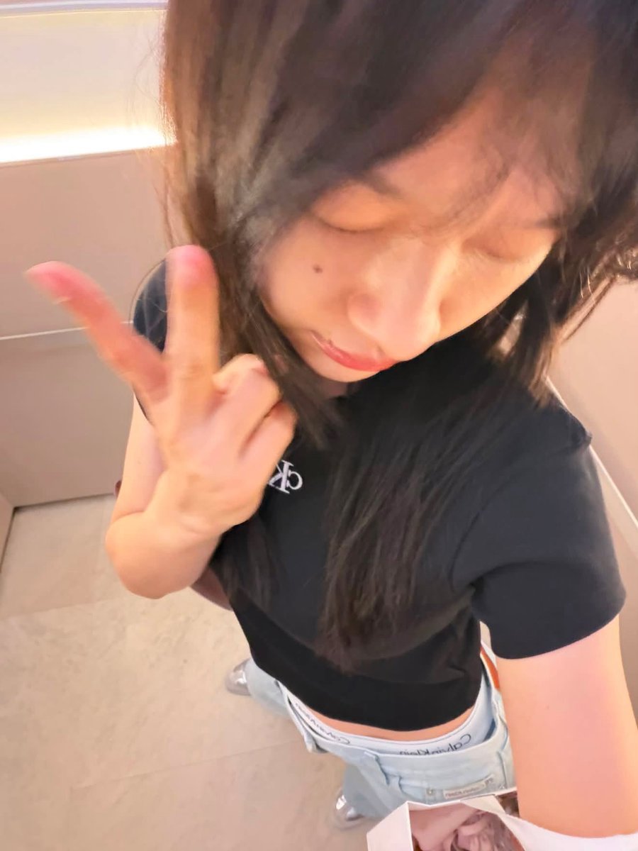 nmwnwy's tweet photo. สาว CK หน้าตาดีจัง แอบชอบนะคะ🫶🏻😘 https://t.co/GpnZu30l20