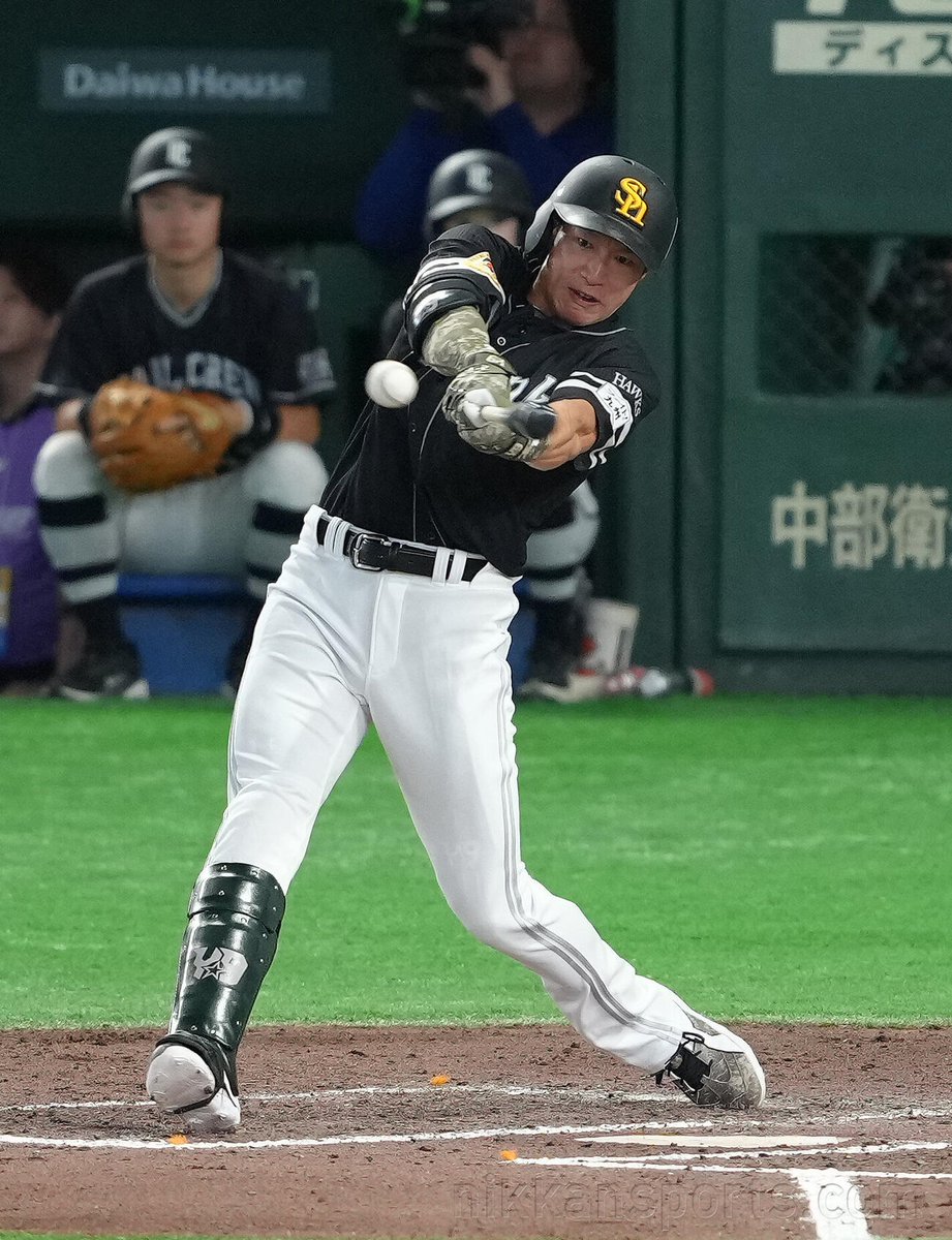 SNikkansports's tweet photo. 【球宴】全パ最年長の柳田悠岐「全部真っすぐで勝負してくれた」代打で鮮やか安打＆左翼守備に就く https://t.co/cl34iEy4TI https://t.co/fxijSr7e8M
