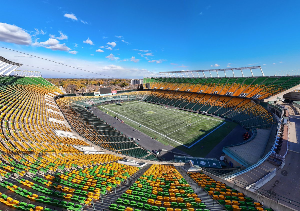 97OrangeCrush29's tweet photo. #EElks
Another solid push today. One more section behind endzone opened!
Listen the hype is FOR REAL.
30,000+ in lower bowl is going to be a tight very intimate loud setting.
Rock that stadium, LOUD N PROUD
EE fan base is about to take over CFL once again https://t.co/8RzNVGGzV2