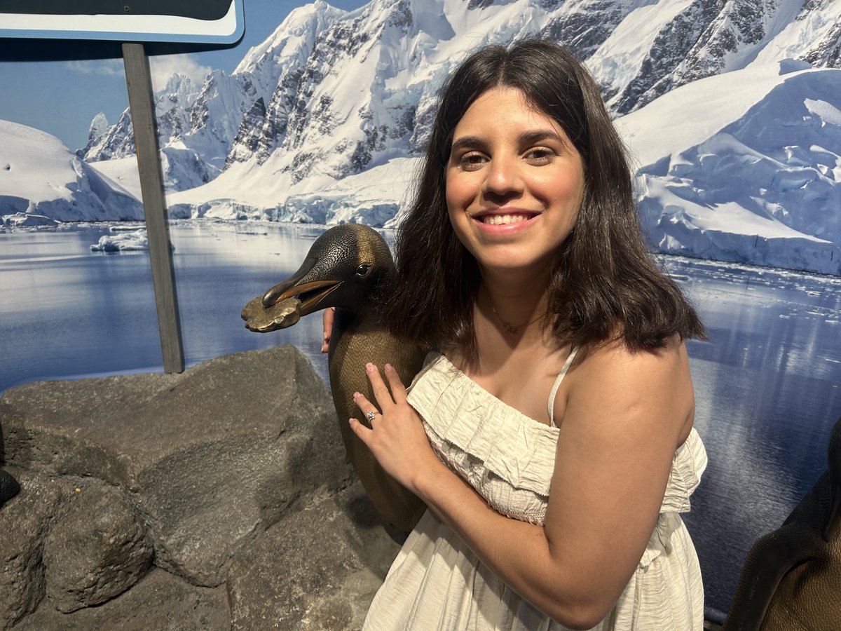 JoshKloc's tweet photo. Thank you @TNAquarium for being the best spot to propose to my now fiance! https://t.co/AWynhrg3mi