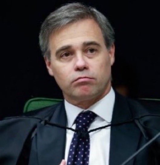 NewsLiberdade's tweet photo. 🚨URGENTE - André Mendonça autoriza a Polícia Federal a usar cooperação internacional em investigação sobre o Banco Master https://t.co/kuXdvnMqJm