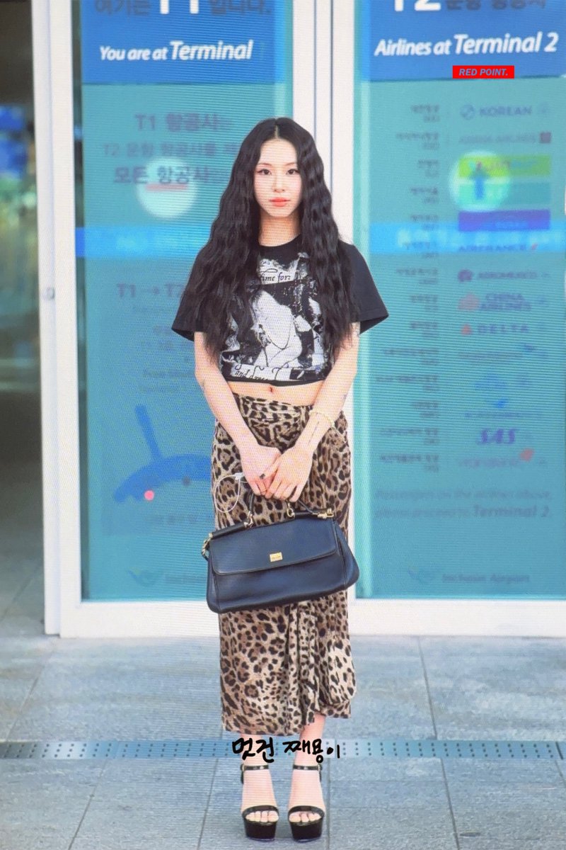 REDPOINT423's tweet photo. 26729 ICN 출국

가요 말레이시아🥹

#채영 #CHAEYOUNG #チェヨン #손채영 #TWICE https://t.co/BSf4pyVWBH