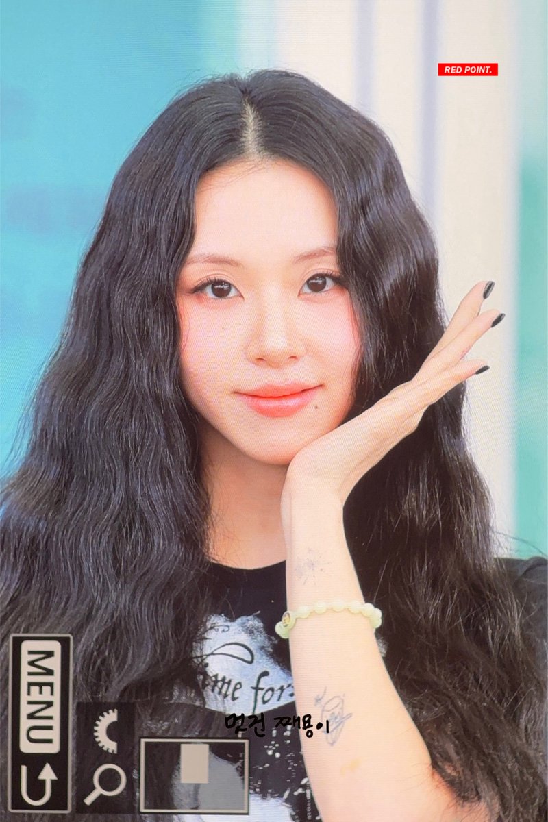 REDPOINT423's tweet photo. 26729 ICN 출국

내공주🥰

#채영 #CHAEYOUNG #チェヨン #손채영 #TWICE https://t.co/ygPdQhJ4sv