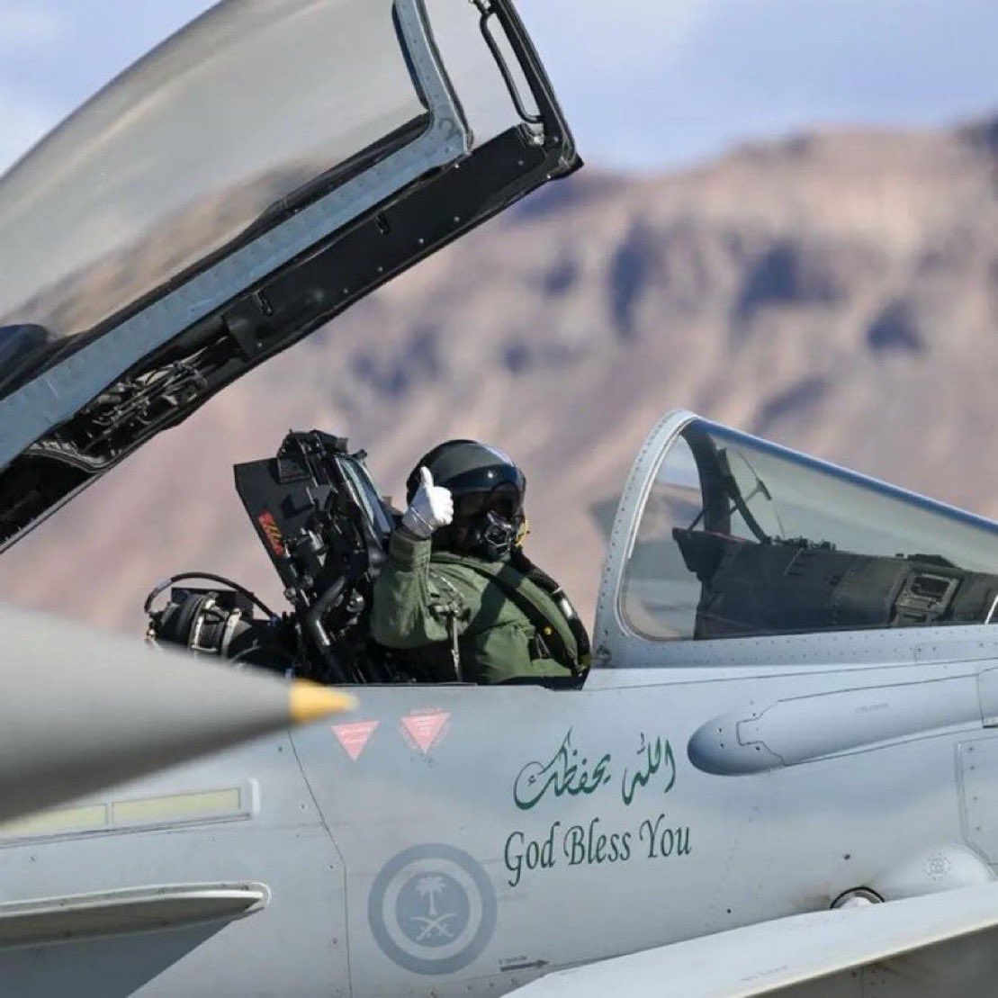 M_enezi1's tweet photo. منقية ابن سعود جتكم طوابير 
تفرجو بالزين يأهل المزاين

ذود الوطن ماهي بذود المغاتير  
ذودٍ علفها راس مجرم وخاين 🇸🇦🇸🇦 https://t.co/wgH0wSFjVG