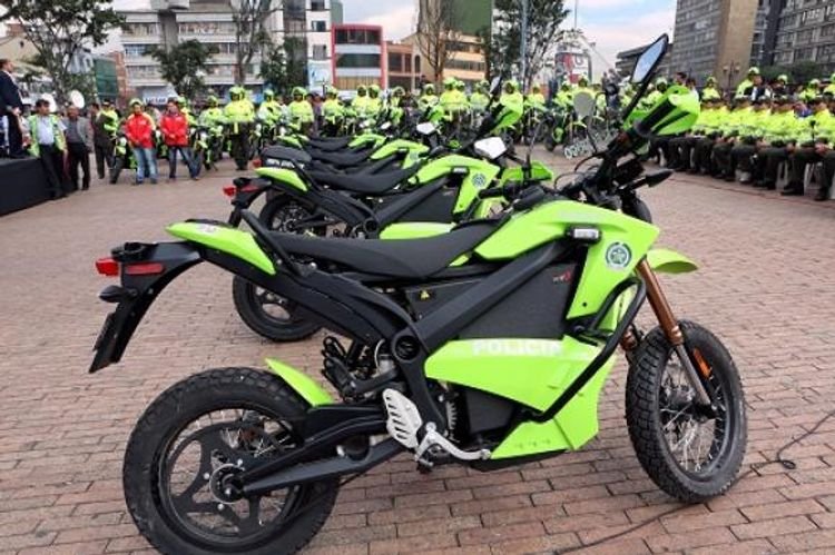 DAGUDELOG1's tweet photo. Ya están listas las motos eléctricas para exportar, tenemos también carros compactadores https://t.co/ZzJBQ2VQ2Q