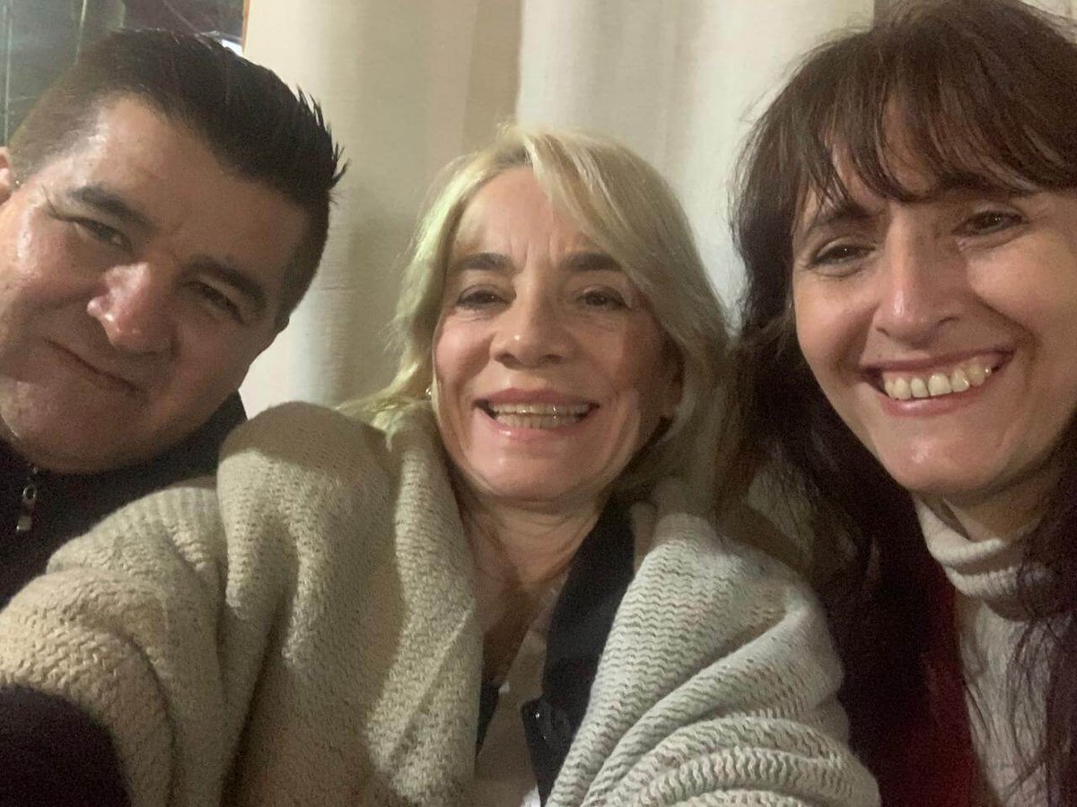 MarinaNill's tweet photo. ¡Feliz Día, amigos escritores correntinos! 🤗📚📖✍🏻 https://t.co/qEd5zPF4mo
