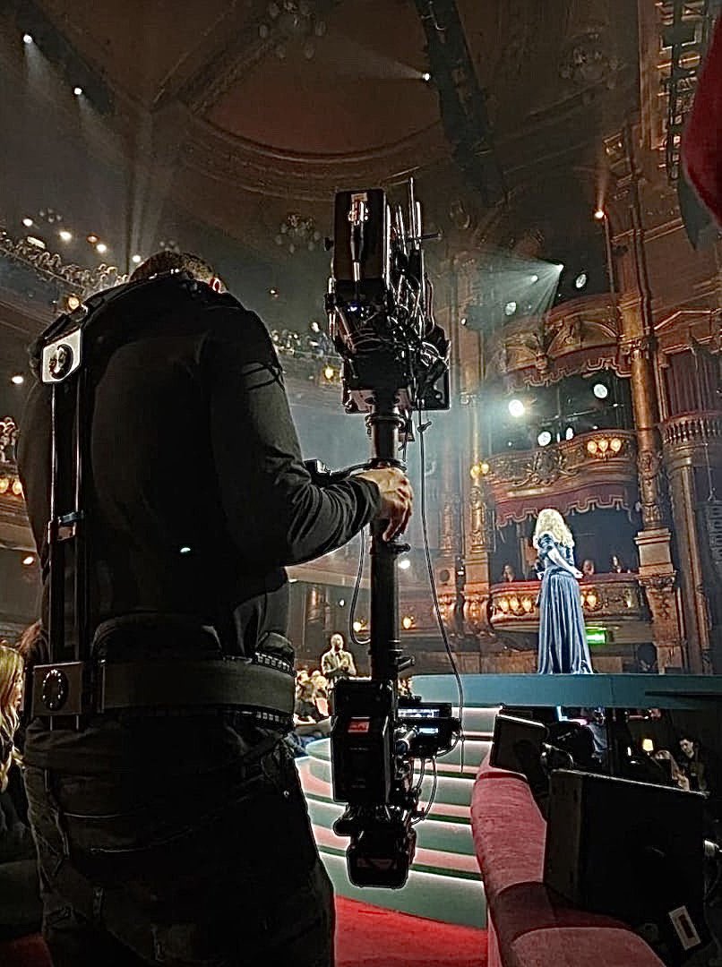 luvslauriee's tweet photo. An Audience With Adele 🎥 #Adele https://t.co/FFYrE2UyuU