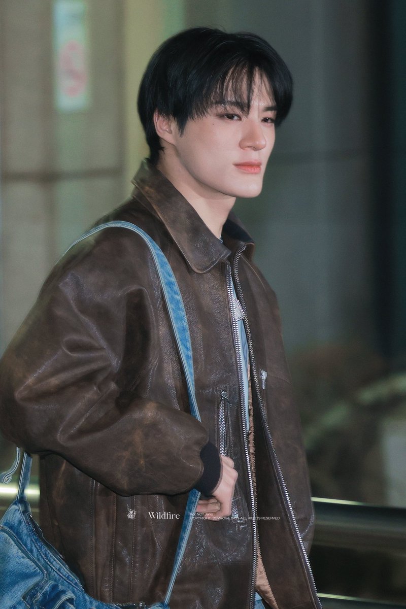 littlegfjeno's tweet photo. i need to get in his closet and steal all his jackets im so serious https://t.co/YTOQ7vv6yd