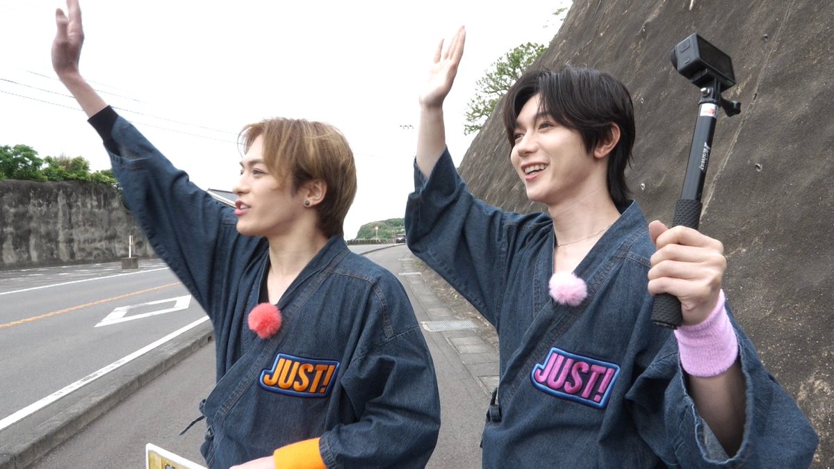 asahi_tv's tweet photo. ／
🐯今週の場面写真もお届けします🩷🧡
＼

🏮#TravisJapan ノJUST！シン日本遺産
#しめまちゅ #ギャル姉妹 #七五三掛龍也 #松倉海斗
#トラジャス #シン日本遺産 https://t.co/1XQHsLIHIh