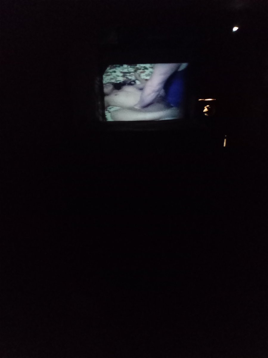 2807bello's tweet photo. Andamos en @CinemaImperial2 alguna parejita para encuentro o más tarde en el sinfónica tengo cuarto https://t.co/gg9eCDS5Om