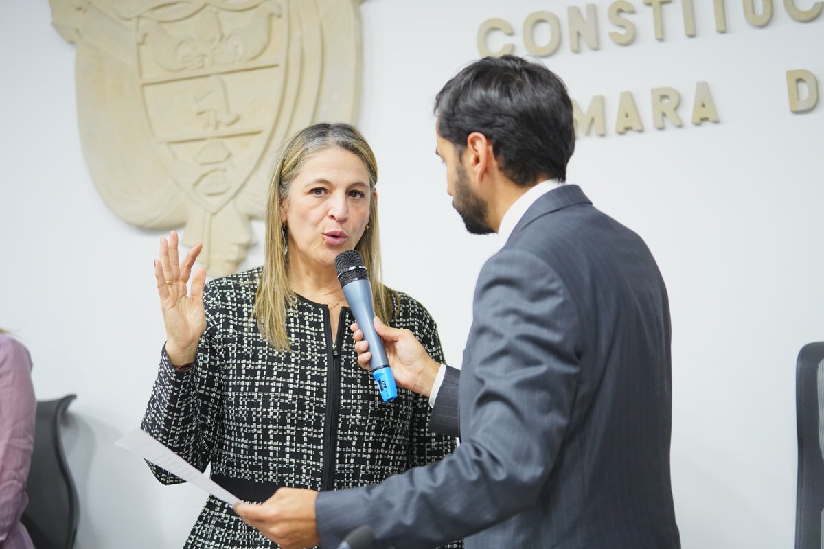 CamaraColombia's tweet photo. #CámaraInforma | La #ComisiónPrimera ya eligió mesa directiva:

📌 Presidente: @jjUscategui 
📌 Vicepresidenta: Mónica Karina Bocanegra Pantoja.
📌 Secretaria General: Amparo  Calderón. https://t.co/bfv5cWGFja