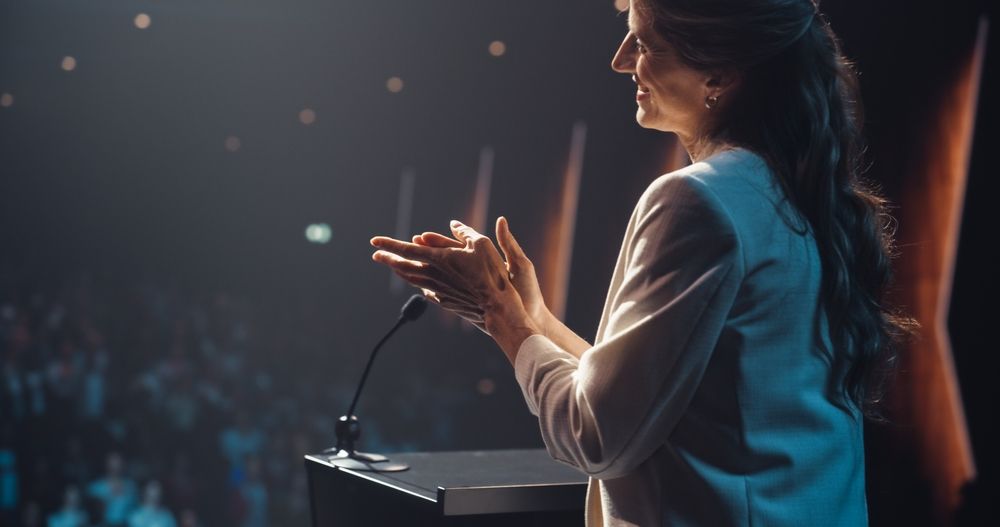 ceoworld's tweet photo. First-Time Fortune CEOs: How to Build Executive Confidence That Drives Results

https://t.co/eyqqKxcbd4

#FirstTimeCEOs #ExecutiveConfidence #LeadershipDevelopment #BusinessResults #CEOJourney #Fortune500 #ConfidenceBuilding #SuccessMindset #Entrepreneurship #WomenInLeadership #CareerGrowth #InspireLeaders #MotivationMonday #BusinessSuccess