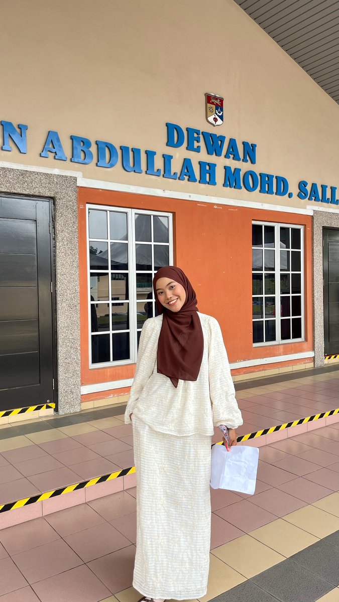 ainadbh's tweet photo. DONE SEM 6 &amp; YEAR 3 
tinggal lagi one year yihuuu https://t.co/Q0zcbXC079