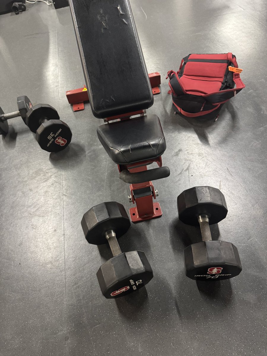 joshuaykoo's tweet photo. Finally hit 140 lb incline DB x12 @ 130 pounds body weight https://t.co/uU0i9I6u3A