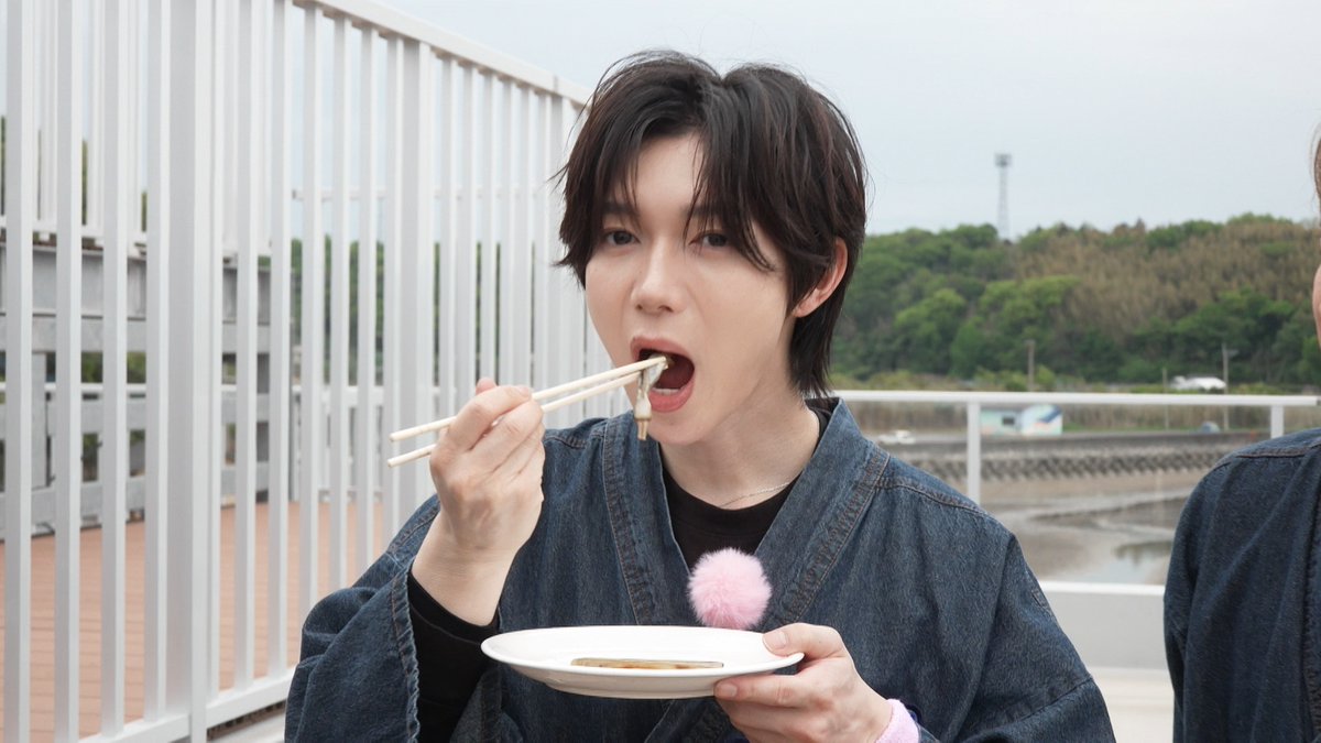abc_mgzn's tweet photo. Travis Japan “しめまちゅ”、砂浜に埋まった食宝獲りでバトル！ 「イメージで言うとたこ焼きです」 玄人並みの手さばきを見せたのは…！？
#トラジャス #しめまちゅ #TravisJapan
https://t.co/JtEEmguDcO https://t.co/7ebIWLJoYk