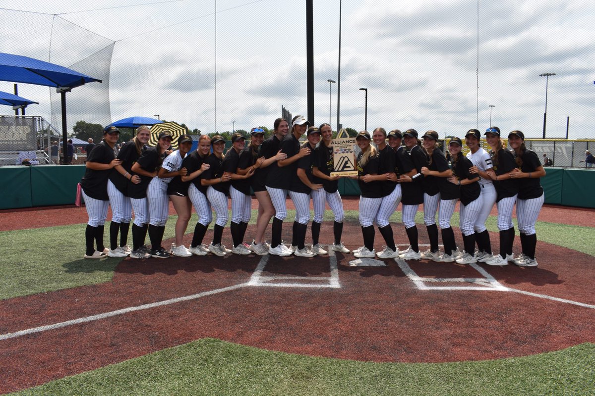 ahauser2027's tweet photo. Wow! What a year it has been with @MCCheetahs The Cheetahs finished the summer season winning Alliance 18U Nationals tier 3. I’m so proud of this group for all our hard work and resilience. It has been A RIDE. Looking forward for this fall🔜 #GoCheetahs #WePlayFast #FlyWithMason @Coach__MKC @ChiCheetahsOrg @thealliancefp @BoDomeBville @ChampionCraftIL