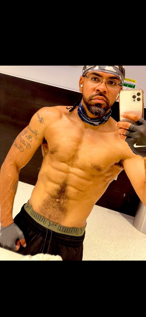Payday100k's tweet photo. Shirt off #MUSCLE #BBC #THUG #DL https://t.co/mRRZotRB0W
