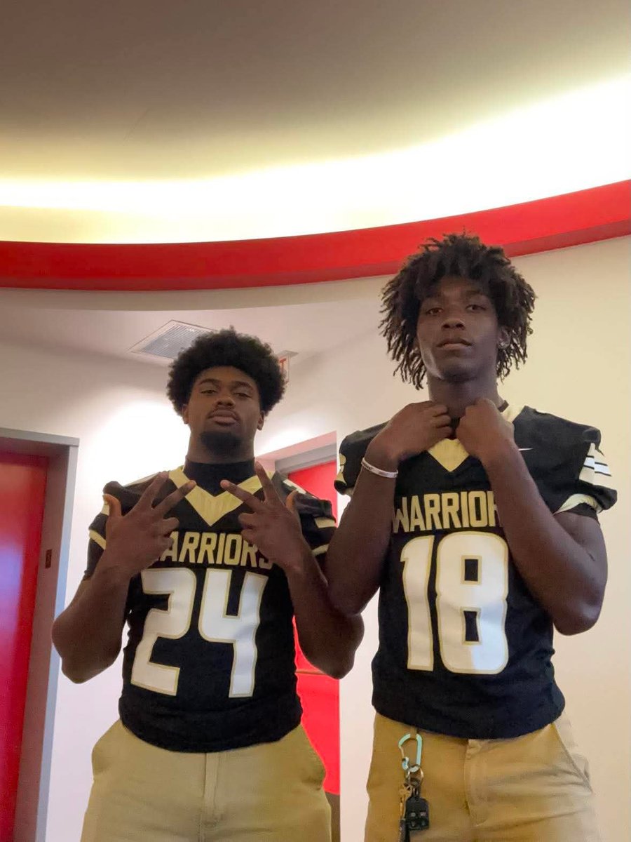JeDeKi84's tweet photo. PROUD is an understatement! 🥹 My guy and his teammate did a PHENOMENAL job representing The Davidson Warriors at MCPSS's 2026 Media Day! 👏🏾 This season is about to be one for the books! 🔥#TheButlerDidIt #FridayNightVillan https://t.co/9MnosUdlLx