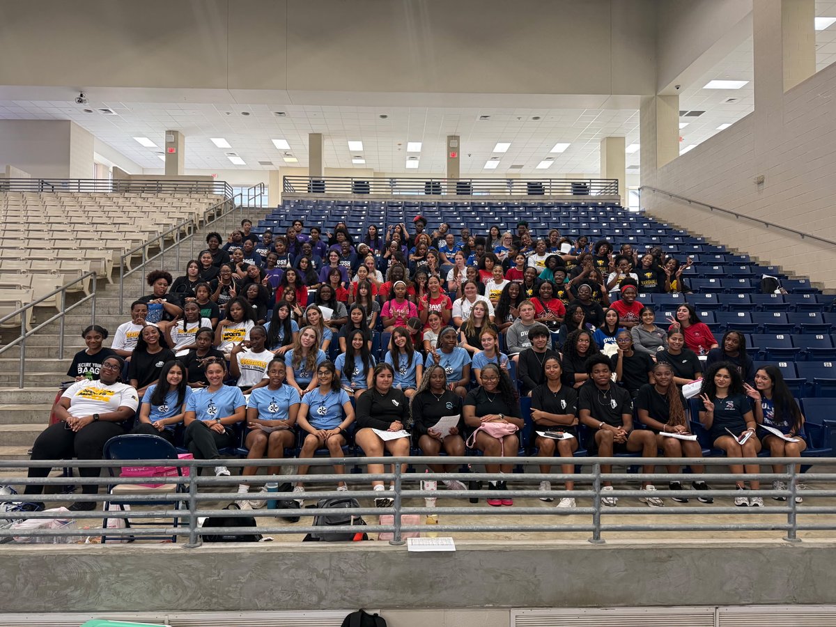 FBISDAthletics tweet picture