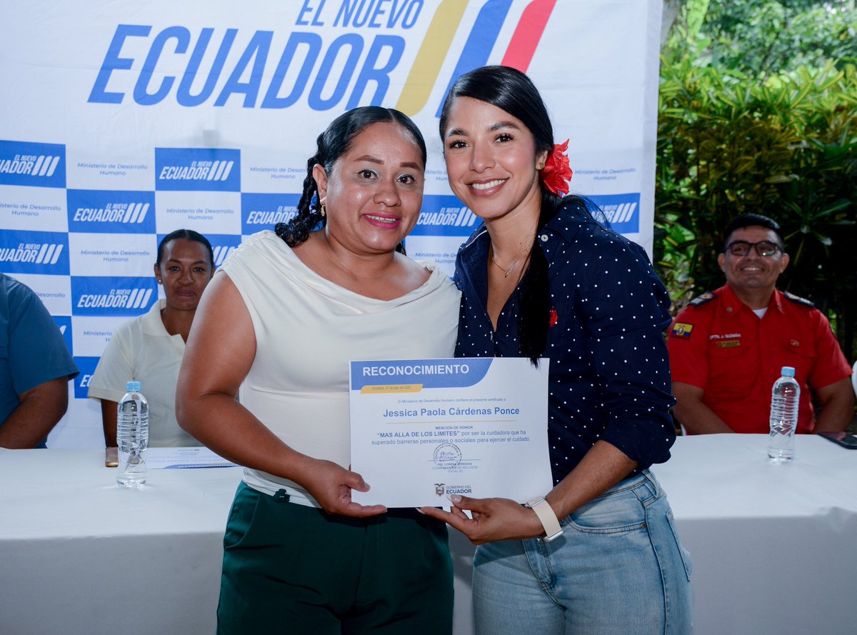 zona5MDH's tweet photo. 📍#LosRíos | En Montalvo se desarrolló “Manos que acompañan”, evento del @DHumanoEc, liderado por el presidente @DanielNoboaOk, que reconoce la labor de quienes cuidan en los 10 años de los Comités de Cuidado.🫂
#MDHenTerritorio #GobiernoDelEcuador https://t.co/aVRLkAA8lF
