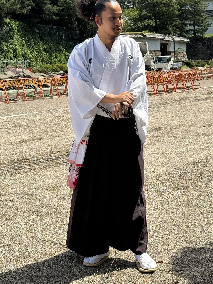 asanoda_pon's tweet photo. 本日の清正様
火の国祭りの手拭いを付けてご出陣

#心はともにある https://t.co/YXfJlx9vRb