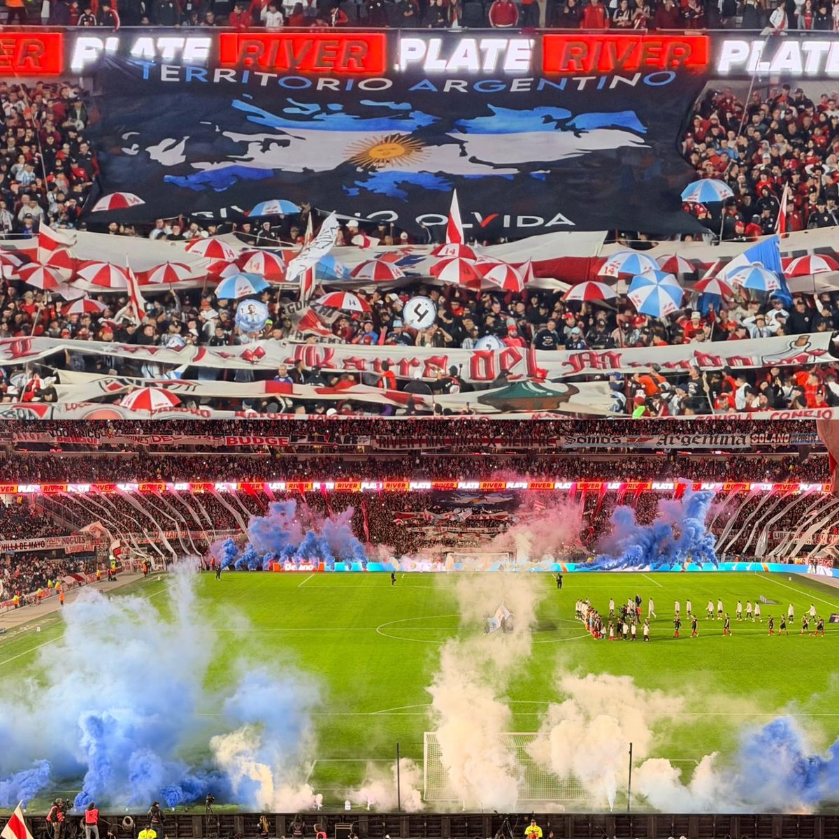 RiverLPM's tweet photo. Somos Argentina 🇦🇷⚪🔴⚪🇦🇷 https://t.co/H4HsUc51tp