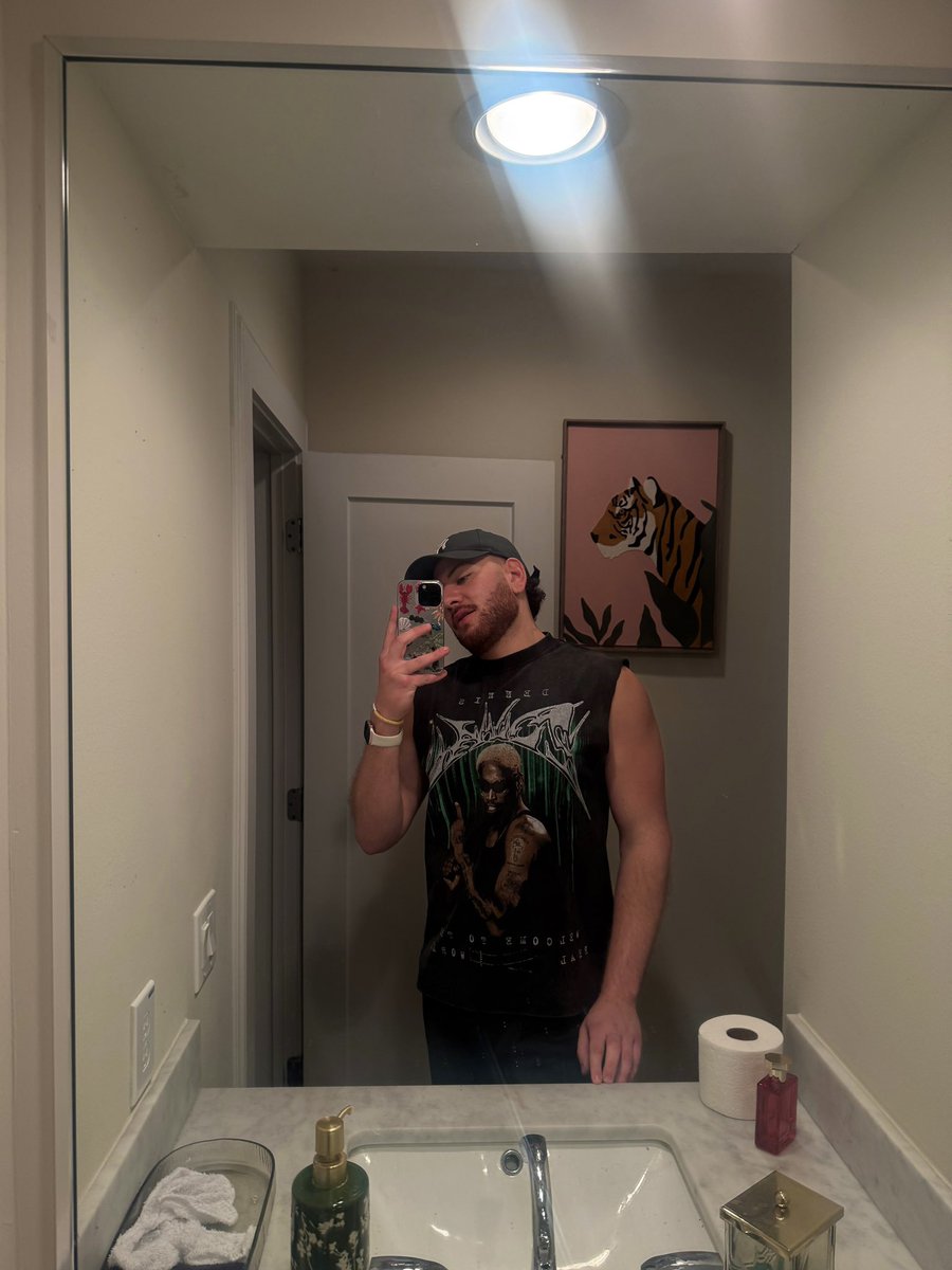 ArabGinger01's tweet photo. How’s everyone’s night going so far ? https://t.co/i8wkkMF4xM