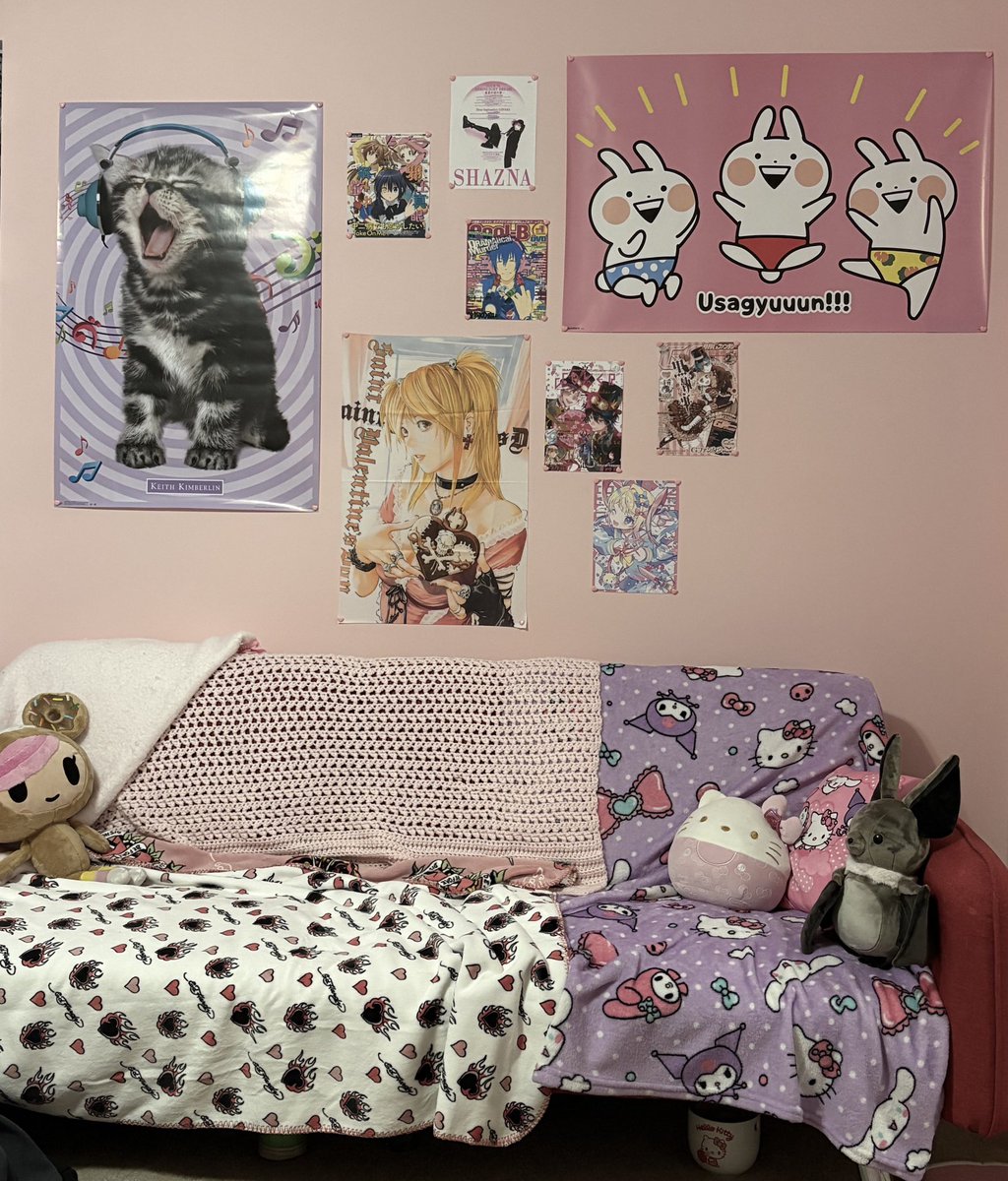 calltheang3ls's tweet photo. the most emo person you knows bedroom https://t.co/XN62Hrezm9