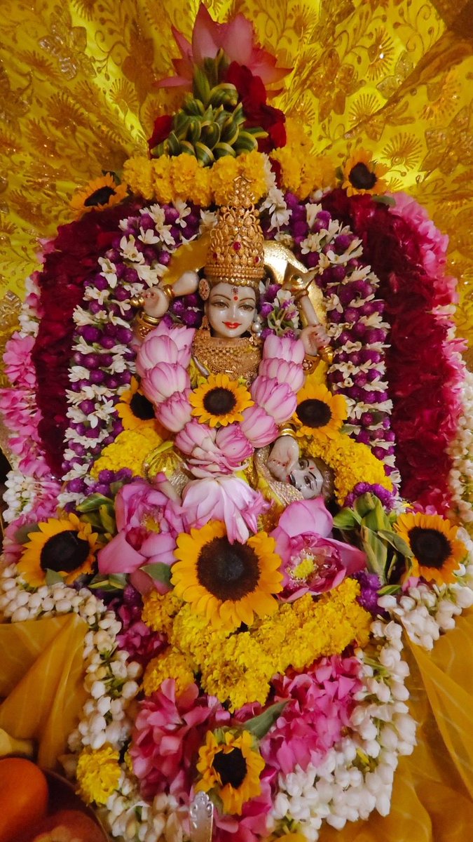 baglamukhipuja's tweet photo. 🙏 जय माँ बगलामुखी 🙏
माँ बगलामुखी की असीम कृपा से जीवन के सभी संकट दूर होते हैं और हर कार्य में सफलता का मार्ग प्रशस्त होता है। माँ अपने भक्तों को साहस, आत्मविश्वास और विजय का आशीर्वाद प्रदान करती हैं। माँ की कृपा आप सभी पर सदैव बनी रहे। https://t.co/oMnPWPpicz