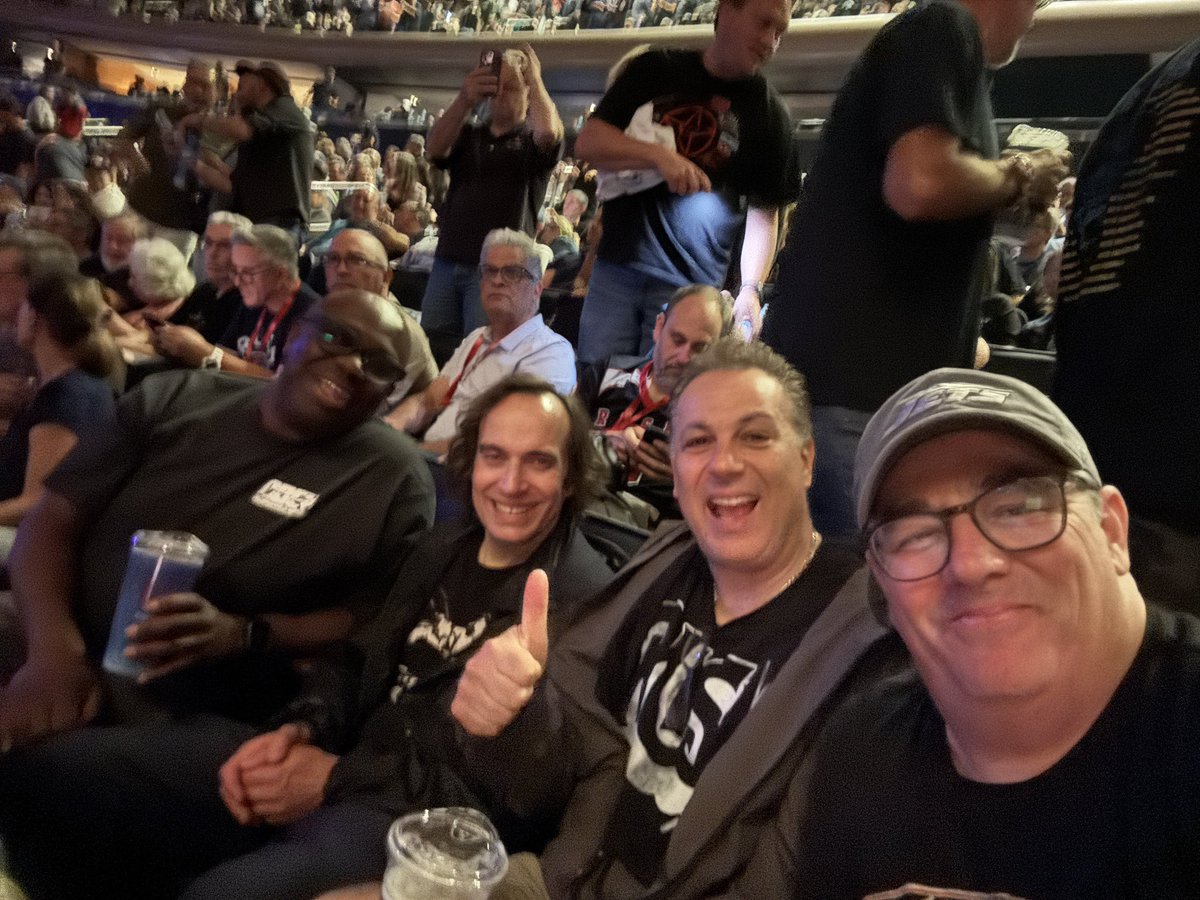 RogerClark41's tweet photo. Hanging with the old #Queens crew for @rushtheband @TheGarden #Rush #Music #Canada  #NYC https://t.co/7onBAs2spq