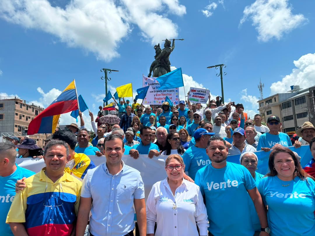 VenteJoven's tweet photo. 📍Apure 

Desde la tierra del bravío pueblo llanero, Vente Joven Apure reafirmó su compromiso con la defensa del mandato del 28J

#ConNuestrasPropiasManos https://t.co/4jC8jx4ve7
