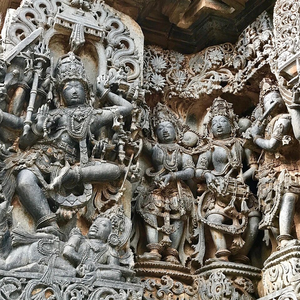 itihasa24's tweet photo. Nataraja Shiva dancing with celestial singers and dancers, 12th Century, Hoysaleswara Temple, Karnataka, India.

In the early 14th century, Halebidu was invaded and looted twice by armies sent from the Delhi Sultanate. https://t.co/O98vK5Xlos