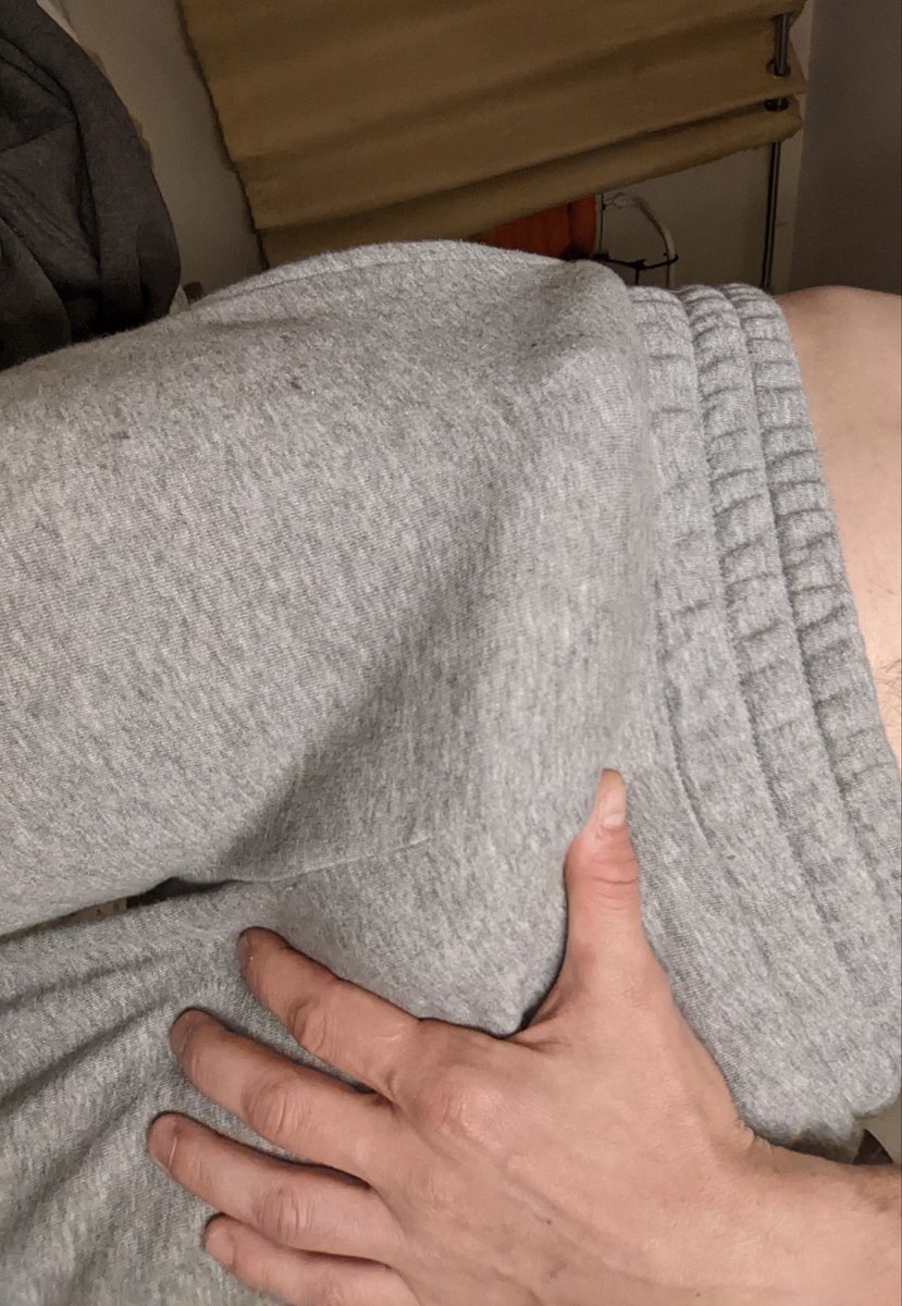misosimo7's tweet photo. New to nsfw twt :3

- 20 (06)
- 6’5, 80 kgs
- taboo kinks
- i reply to everyone ^^

#ddlg #ageplay #cnc #agegap https://t.co/3wXzk8vpmd