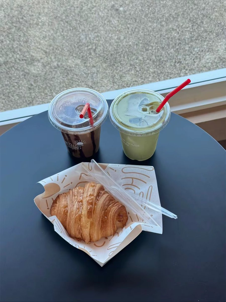 bbblinabb_'s tweet photo. คาเฟ่ระยอง ไวป์ดี ถ่ายรูปสวยปัง✨

📍Linnaeus House ลินเนียส เฮาส์🌊

คาเฟ่ที่เห็นวิวทะเลแบบเต็มตา บรรยากาศดีมาก มีทั้งโซน indoor และ outdoor ฟังเสียงคลื่นชิวๆ มุมถ่ายรูปน่ารักๆเต็มไปหมด ได้คอนเท้นแน่นอนค่า🥰 เราไปประมาณเที่ยงๆแดดแรง ถ้าไปช่วงเย็นจะสวยกว่านี้อีกค่า☀️🩷

มีที่จอดรถ🚙