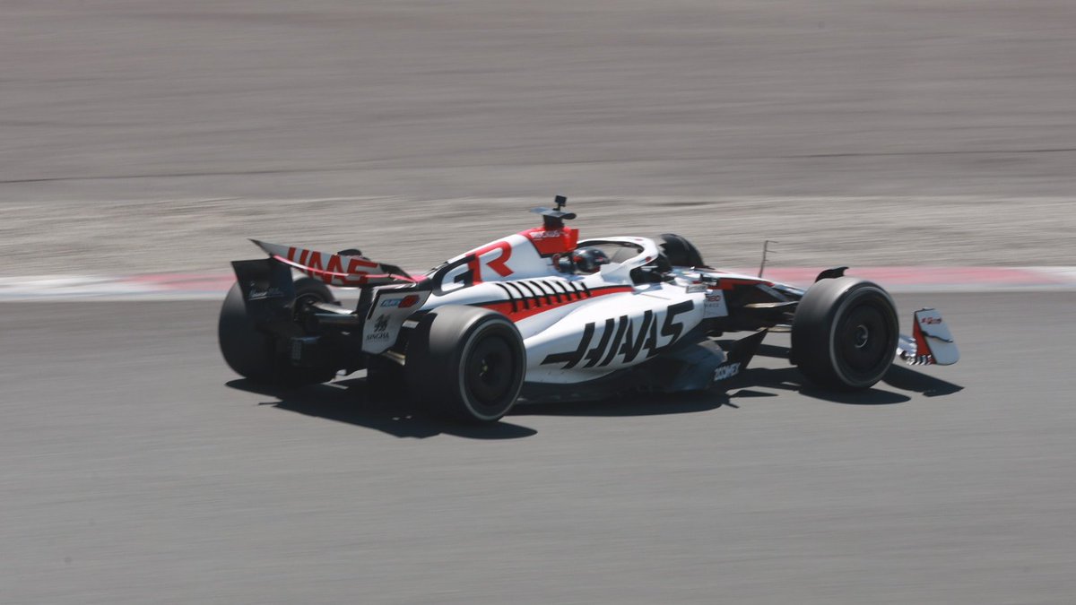 Dj1jOU6h6Kpj4Ot's tweet photo. 午前の走行は延長して
13時までとのこと
#FSW #haastpc #f1jp https://t.co/ugrYZSP1Rd