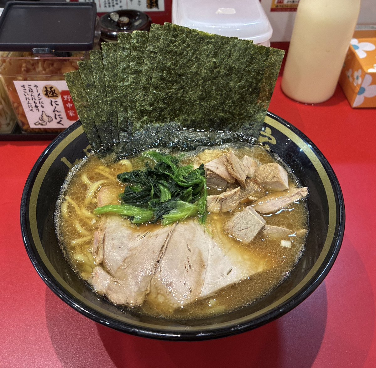 14Nonakaya's tweet photo. 十四代目野中家(草加店)です

本日も通常営業となります🈺

草加駅にお越しの際は
ぜひお立ち寄りください

草加駅西口より歩いてすぐ！

本日も皆様のご来店をお待ちしております🙇

#十四代目野中家
#家系ラーメン https://t.co/M1yTNOeYLy