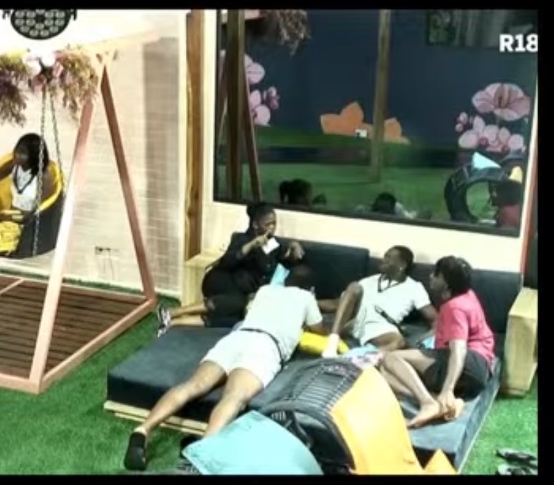 NormyHQ's tweet photo. “Nomy does not mingle”
My queen has been mingling and gisting since morning but Kayode has refused to show her😩
#BBNaija https://t.co/k58BNzlCer